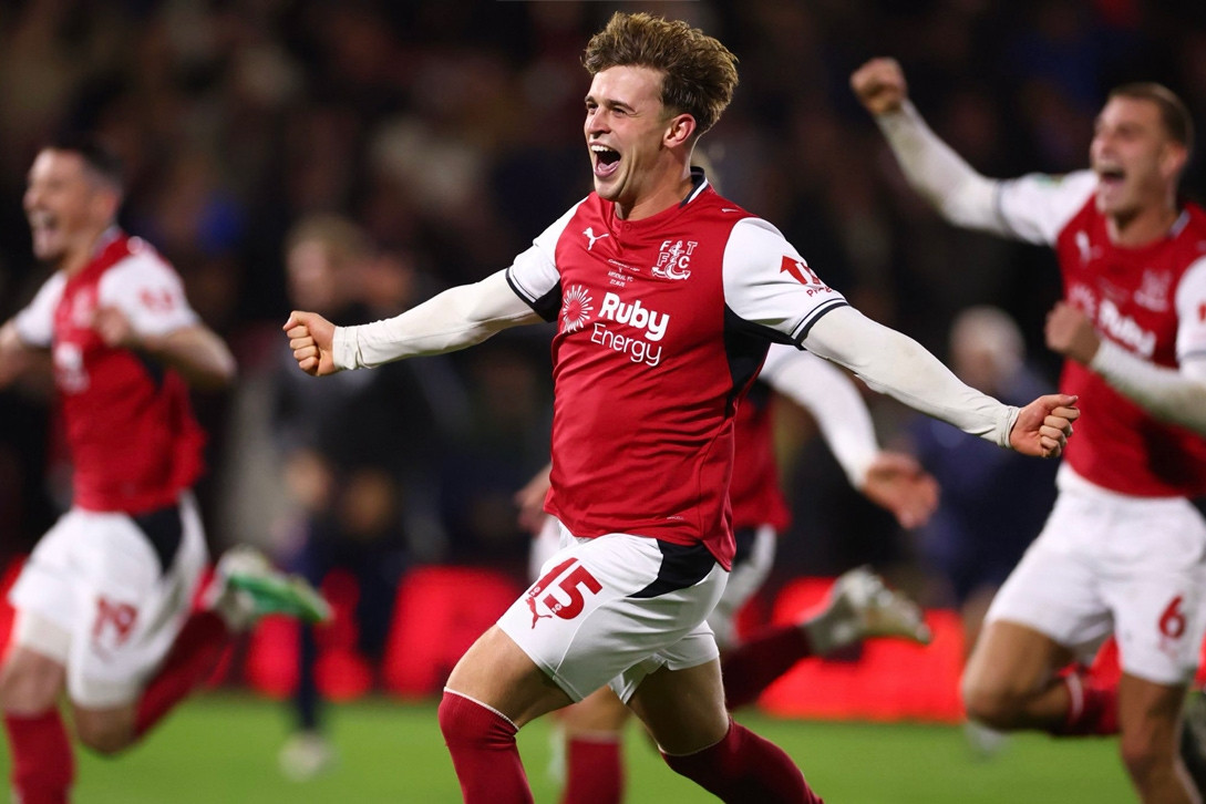Arsenal thua sốc đội bóng bé hạt tiêu ở cúp Liên đoàn Anh