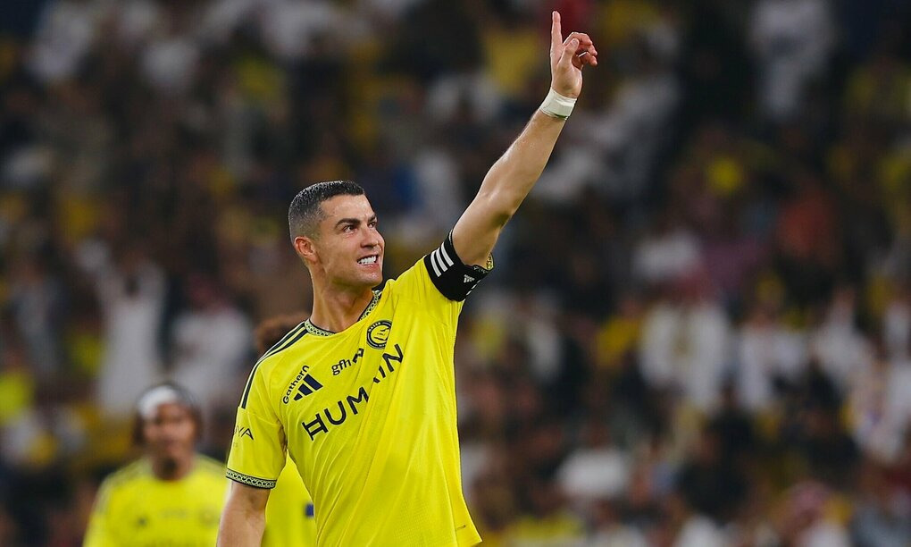 Cristiano Ronaldo chạm mốc 985 bàn thắng