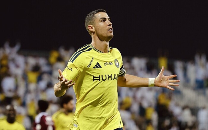 Cristiano Ronaldo chỉ còn cách cột mốc 1000 bàn đúng 15 pha lập công nữa