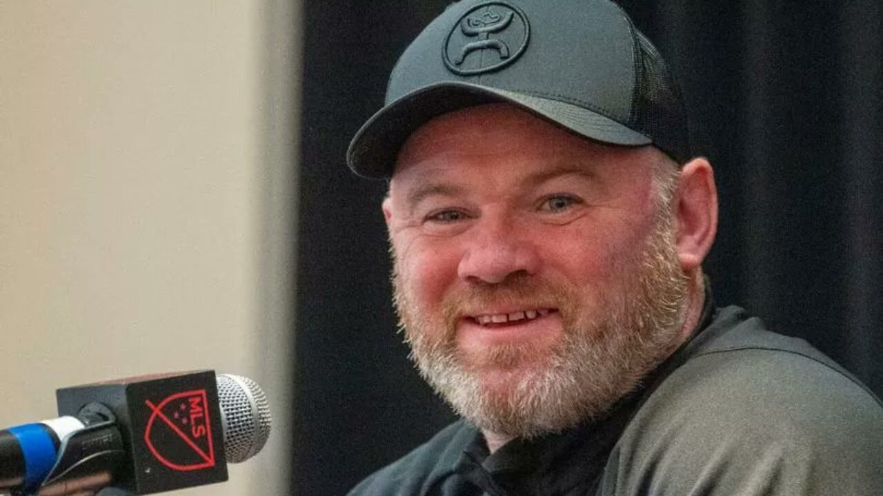 Wayne Rooney là một huyền thoại thực thụ của MU, và ông đang rất không hài lòng về Bruno Fernandes